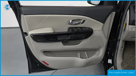 KIA CARNIVAL 9-SEATER NOBLESSE SPECIAL