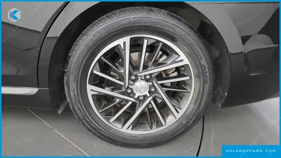 HYUNDAI GRANDEUR 3.0 LPI RENT CAR