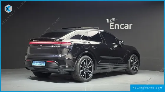 PORSCHE MACAN TURBO
