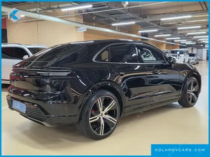 PORSCHE MACAN TURBO