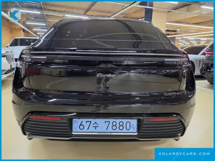 PORSCHE MACAN TURBO