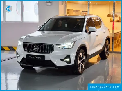 VOLVO XC40 B4 ULTRA BRIGHT