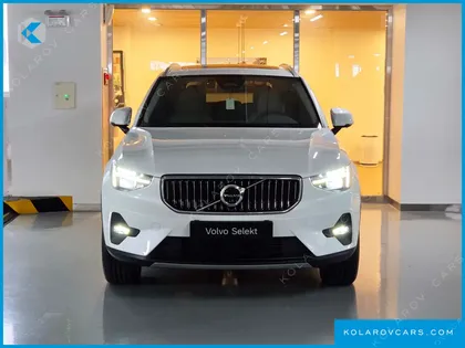 VOLVO XC40 B4 ULTRA BRIGHT