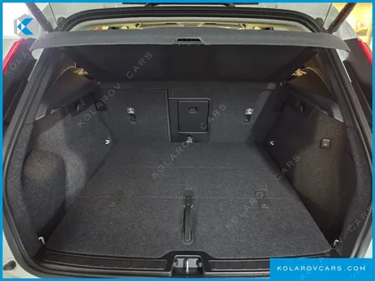 VOLVO XC40 B4 ULTRA BRIGHT