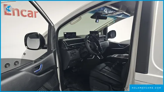 HYUNDAI STARIA L3.5 CARGO 3-SEATER