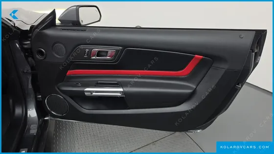 FORD MUSTANG CONVERTIBLE