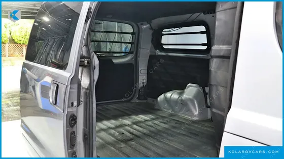 HYUNDAI STAREX VAN 3-SEATER