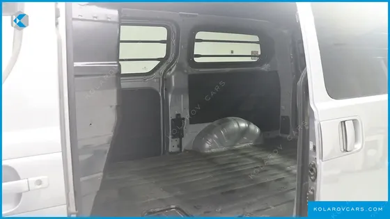 HYUNDAI STAREX VAN 3-SEATER