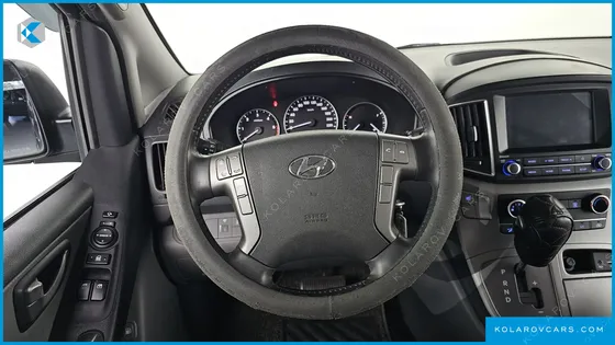 HYUNDAI STAREX VAN 3-SEATER