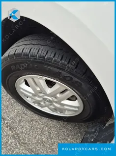 HYUNDAI STAREX VAN 5-SEATER