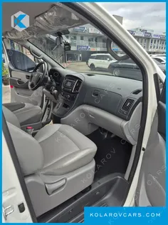 HYUNDAI STAREX VAN 5-SEATER