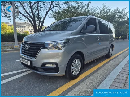 HYUNDAI STAREX VAN 5-SEATER