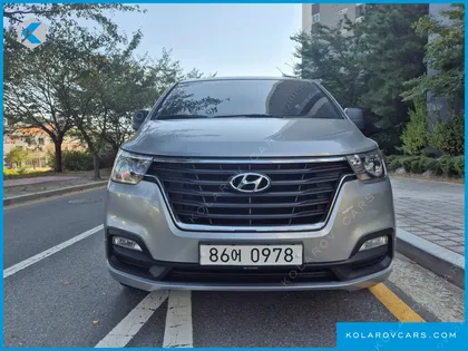 HYUNDAI STAREX VAN 5-SEATER
