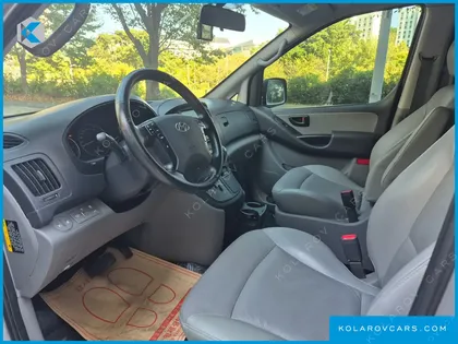 HYUNDAI STAREX VAN 5-SEATER
