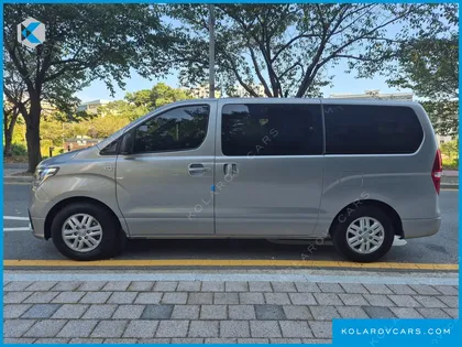 HYUNDAI STAREX VAN 5-SEATER