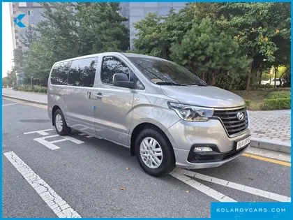 HYUNDAI STAREX VAN 5-SEATER