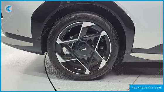 KIA EV4 STANDARD 2WD