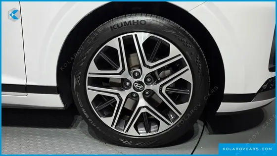 HYUNDAI GRANDEUR 2,5 GASOLINE 2WD