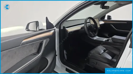 TESLA MODEL Y LONG RANGE AWD