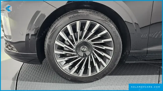 HYUNDAI GRANDEUR 2,5 GASOLINE 2WD
