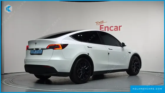 TESLA MODEL Y STANDARD RANGE RWD