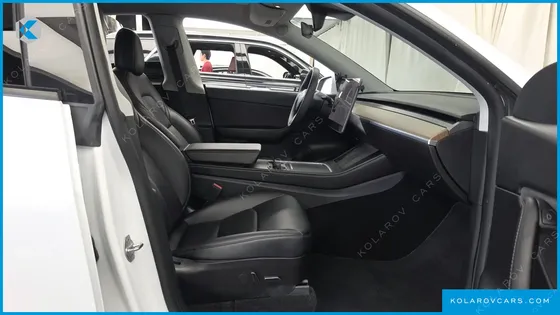TESLA MODEL Y STANDARD RANGE RWD