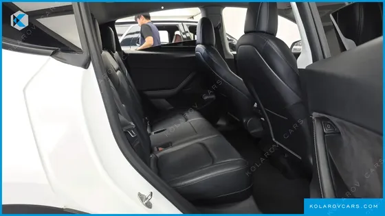 TESLA MODEL Y STANDARD RANGE RWD