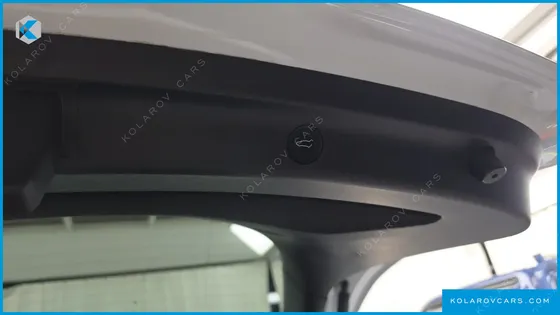 TESLA MODEL Y STANDARD RANGE RWD