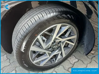 HYUNDAI GRANDEUR 2,5 GASOLINE 2WD