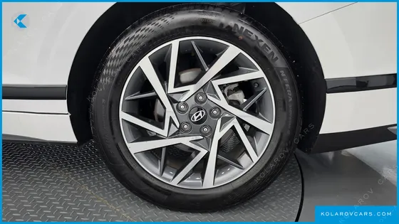HYUNDAI GRANDEUR 2,5 GASOLINE 2WD