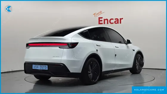 TESLA MODEL Y LONG RANGE AWD