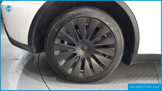 TESLA MODEL Y LONG RANGE AWD
