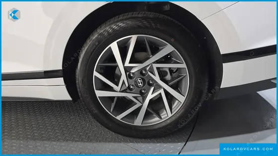 HYUNDAI GRANDEUR 2,5 GASOLINE 2WD