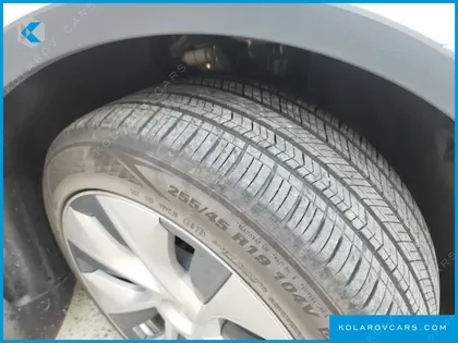 TESLA MODEL Y RWD