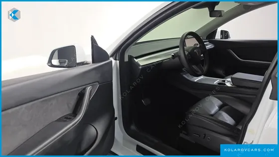 TESLA MODEL Y LONG RANGE AWD