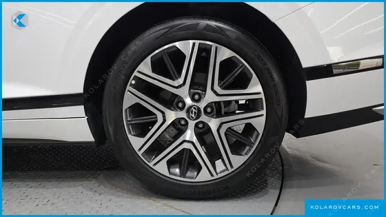 HYUNDAI GRANDEUR 2,5 GASOLINE 2WD