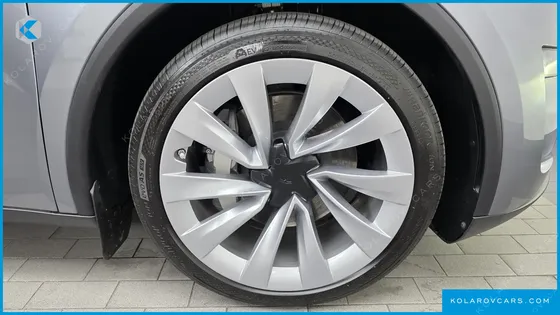 TESLA MODEL Y LONG RANGE AWD