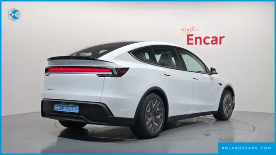 TESLA MODEL Y L LONG RANGE AWD