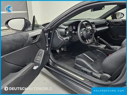 TOYOTA 86 2.4 PREMIUM