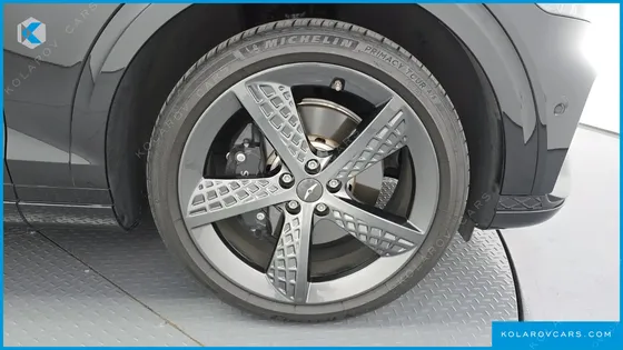 GENESIS GV70 2.5T GASOLINE 2WD