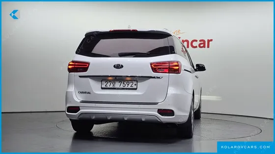 KIA CARNIVAL 9-SEATER NOBLESSE SPECIAL