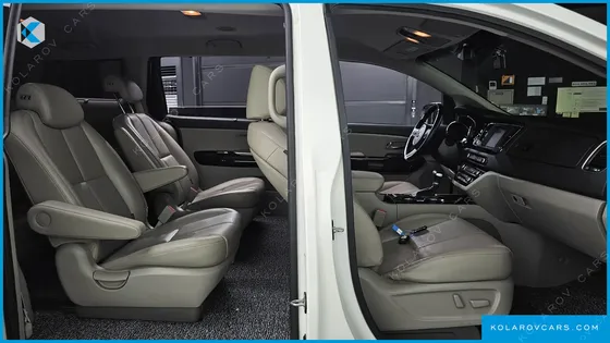 KIA CARNIVAL 9-SEATER NOBLESSE SPECIAL