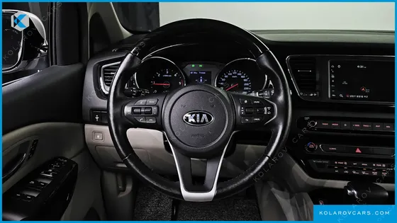 KIA CARNIVAL 9-SEATER NOBLESSE SPECIAL