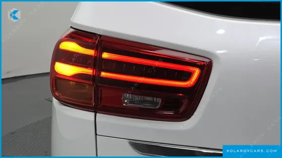 KIA CARNIVAL 9-SEATER NOBLESSE SPECIAL