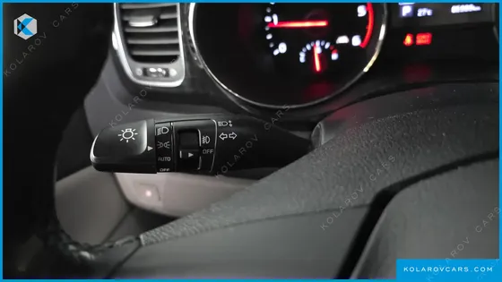 KIA CARNIVAL 9-SEATER NOBLESSE SPECIAL