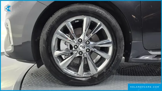KIA CARNIVAL 9-SEATER NOBLESSE SPECIAL
