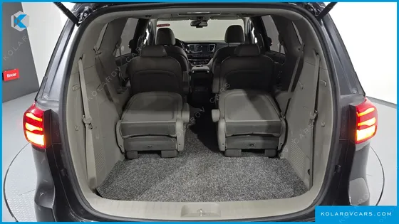 KIA CARNIVAL 9-SEATER NOBLESSE SPECIAL