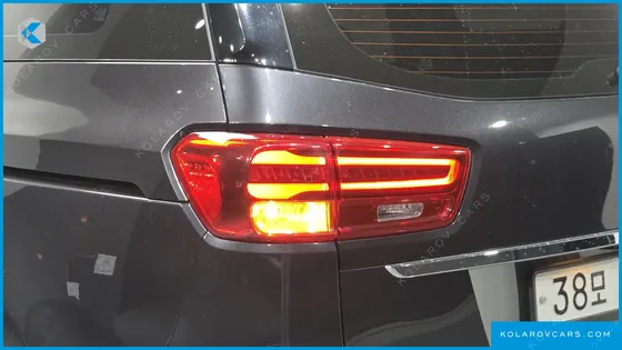 KIA CARNIVAL 9-SEATER NOBLESSE SPECIAL