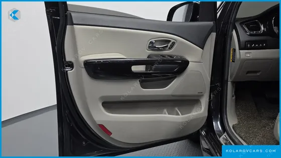 KIA CARNIVAL 9-SEATER NOBLESSE SPECIAL