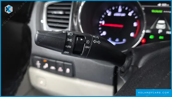 KIA CARNIVAL 9-SEATER NOBLESSE SPECIAL